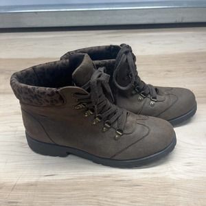 Cliffs by White Mountain Boots Women's 10M Duena Ankle Boot hiking Snow